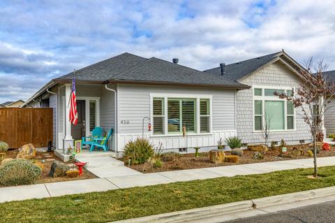456 Cheney Loop, Central Point, OR 97502 photo 2