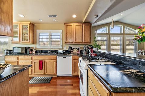 295 SE Independence Dr, Grants Pass, OR 97527 photo 12