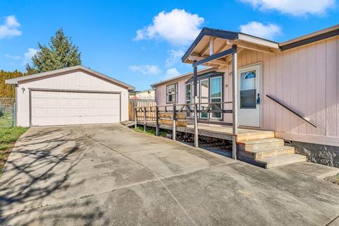 664 Clearview Way, Eagle Point, OR 97524 photo 3