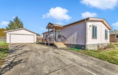 664 Clearview Way, Eagle Point, OR 97524 photo 2