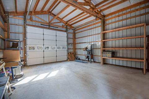 16932 Upland Rd, Bend, OR 97707 photo 2