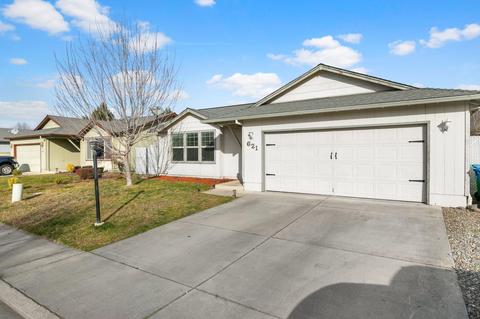 621 Karic Way, Eagle Point, OR 97524 photo 3