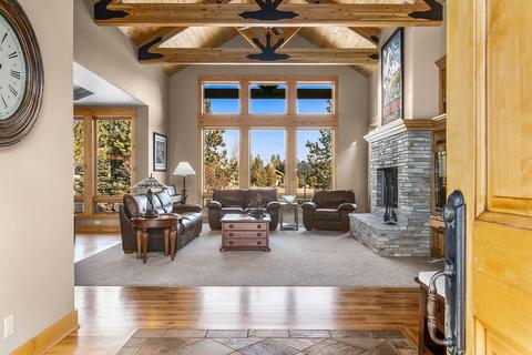 19208 Green Lakes Loop, Bend, OR 97702 photo 3