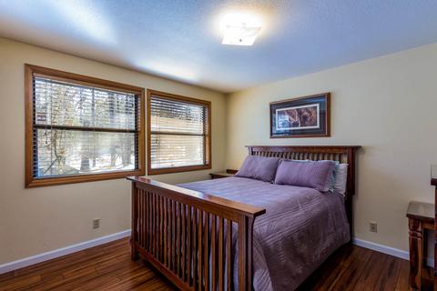 17704 Rogue Ln, Sunriver, OR 97707 photo 24
