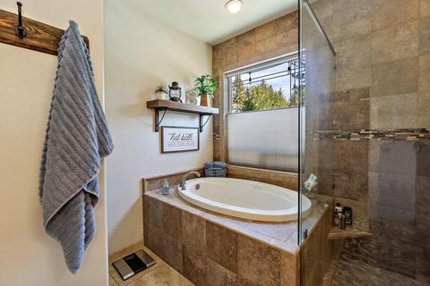 36 Greenmoor Dr, Eagle Point, OR 97524 photo 25