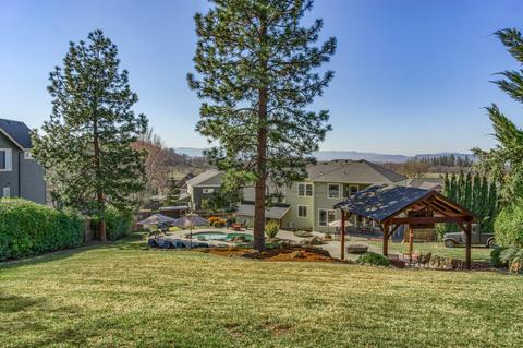 36 Greenmoor Dr, Eagle Point, OR 97524 photo 5