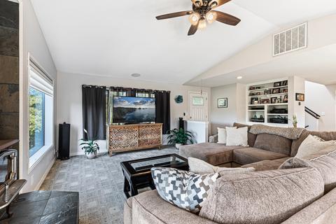 697 E Intervale Rd, Grants Pass, OR 97527 photo 9