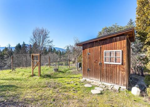 697 E Intervale Rd, Grants Pass, OR 97527 photo 34