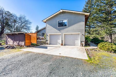 697 E Intervale Rd, Grants Pass, OR 97527 photo 41