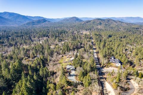 697 E Intervale Rd, Grants Pass, OR 97527 photo 46