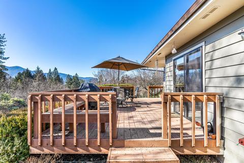 697 E Intervale Rd, Grants Pass, OR 97527 photo 33