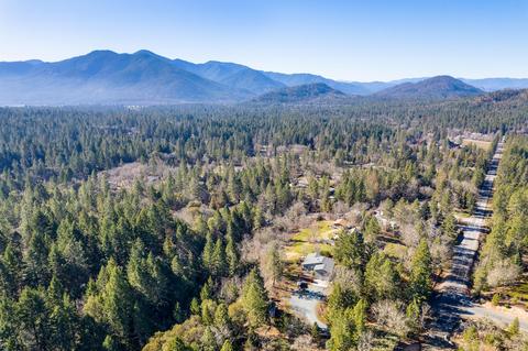 697 E Intervale Rd, Grants Pass, OR 97527 photo 45