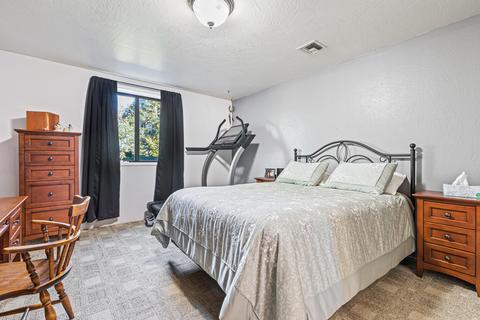 697 E Intervale Rd, Grants Pass, OR 97527 photo 20