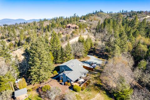 697 E Intervale Rd, Grants Pass, OR 97527 photo 58