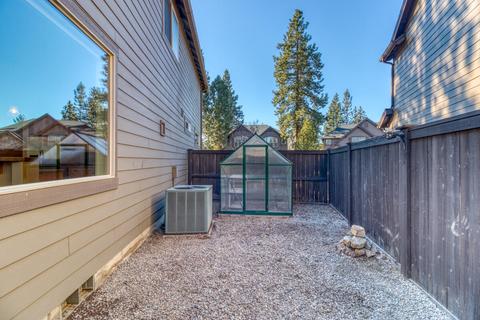 60320 Sage Stone Loop, Bend, OR 97702 photo 36