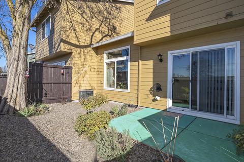 360 Live Oak Loop, Central Point, OR 97502 photo 18
