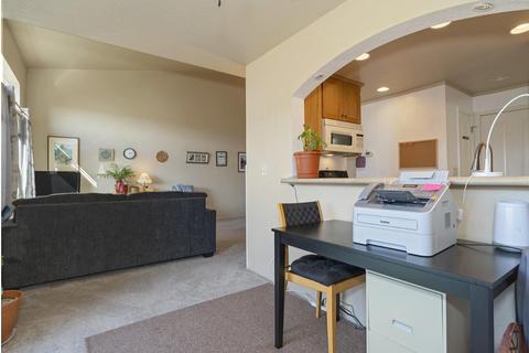 360 Live Oak Loop, Central Point, OR 97502 photo 5