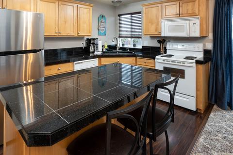 63181 NE Boyd Acres Rd, Bend, OR 97701 photo 7