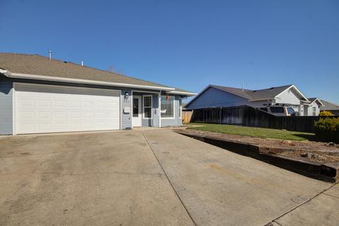 428 Merlee Cir, Eagle Point, OR 97524 photo 2