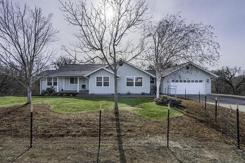 1345 Nick Young Rd, Eagle Point, OR 97524