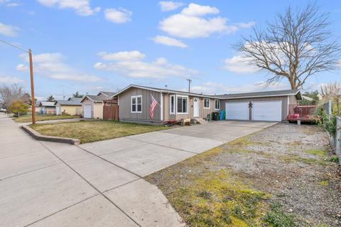 32 N Buchanan Ave, Eagle Point, OR 97524 photo 2