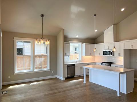 20468 Aberdeen Dr, Bend, OR 97702 photo 8