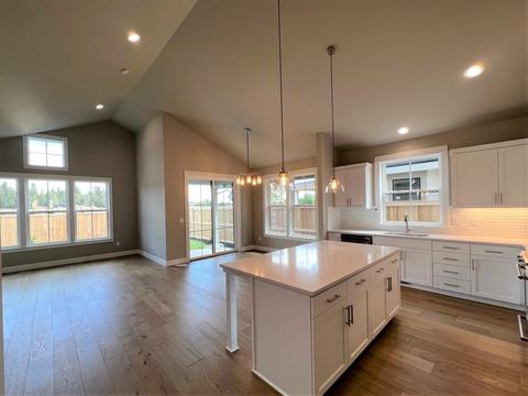 20468 Aberdeen Dr, Bend, OR 97702 photo 6