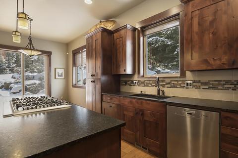60499 Snap Shot Loop, Bend, OR 97702 photo 12