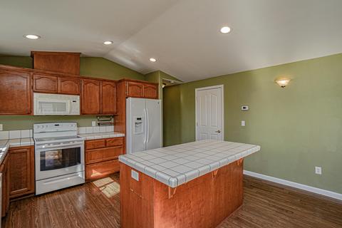 1142 Hawk Dr, Central Point, OR 97502 photo 8