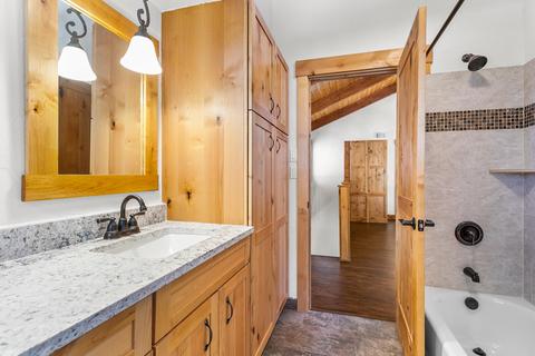 17050 Cooper Dr, Bend, OR 97707 photo 35