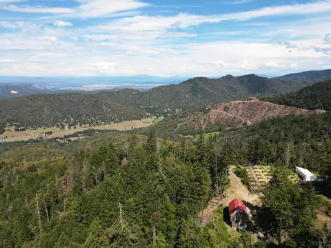 2394 Galls Creek Rd, Central Point, OR 97502