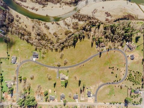 578 E Forks Cir, Cave Junction, OR 97523