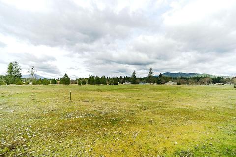 578 E Forks Cir, Cave Junction, OR 97523 photo 4