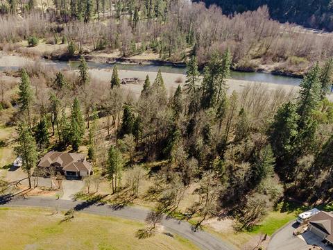 575 E Forks Cir, Cave Junction, OR 97523 photo 10