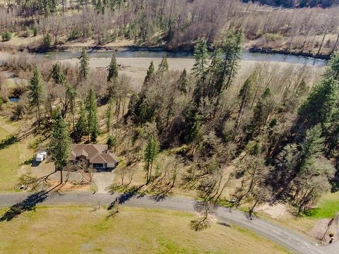 575 E Forks Cir, Cave Junction, OR 97523 photo 11