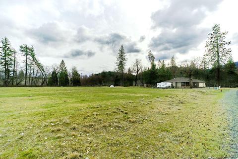569 E Forks Cir, Cave Junction, OR 97523 photo 3