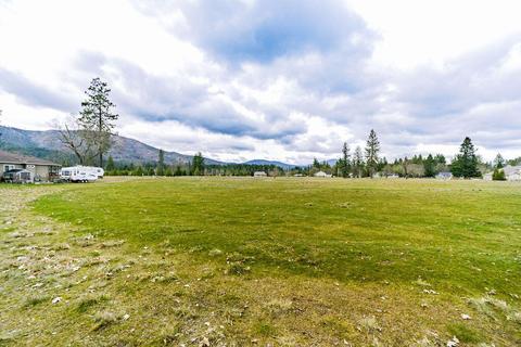 569 E Forks Cir, Cave Junction, OR 97523 photo 5