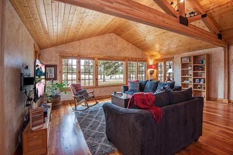 67450 Harrington Loop Rd, Bend, OR 97703 photo 3