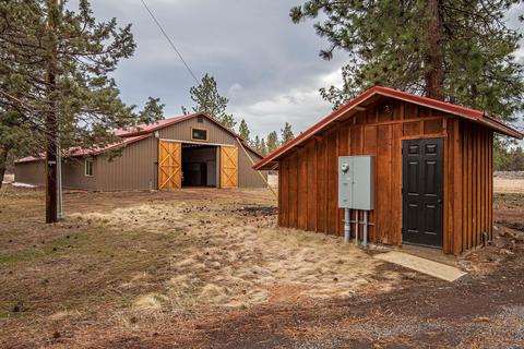 67450 Harrington Loop Rd, Bend, OR 97703 photo 30
