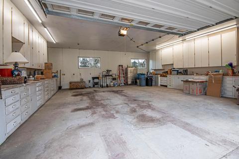 67450 Harrington Loop Rd, Bend, OR 97703 photo 34