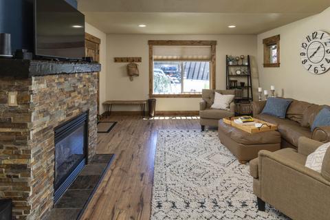 1276 NE Shane Ln, Bend, OR 97701 photo 3