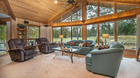 17897 Red Cedar Ln, Sunriver, OR 97707 photo 2