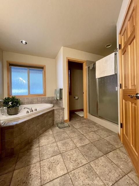17053 Cooper Dr, Bend, OR 97707 photo 20