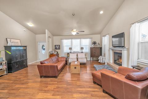 615 Sheffield Dr, Eagle Point, OR 97524 photo 4