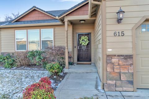 615 Sheffield Dr, Eagle Point, OR 97524 photo 2