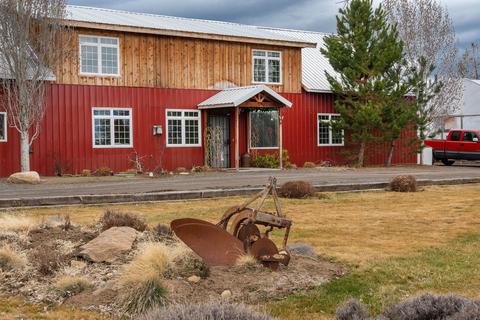 19825 Connarn Rd, Bend, OR 97701 photo 1