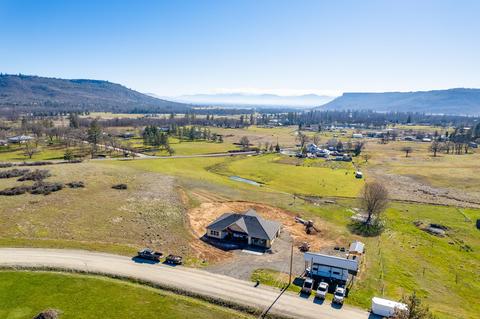 282 Robleda Dr, Central Point, OR 97502 photo 34