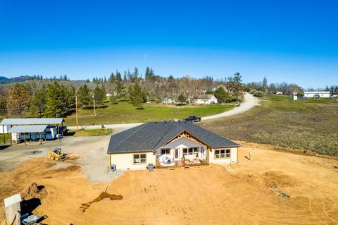 282 Robleda Dr, Central Point, OR 97502 photo 46
