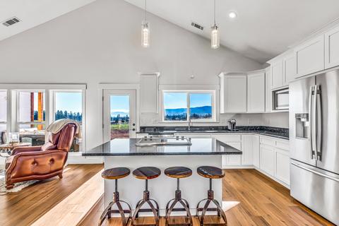 282 Robleda Dr, Central Point, OR 97502 photo 13