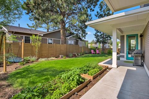 1726 NW Fields St, Bend, OR 97703 photo 28